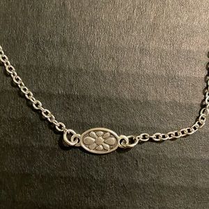 Premier Designs necklace. Silver.
